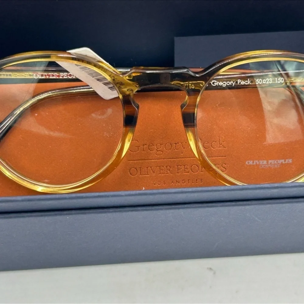 Unisex Gucci, Oliver Peoples Gregory Peck collaboration, eyeglasses made Italy